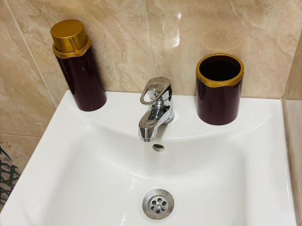 Lebon Hotel-Special Class : photo 10 de la chambre suite avec balcon