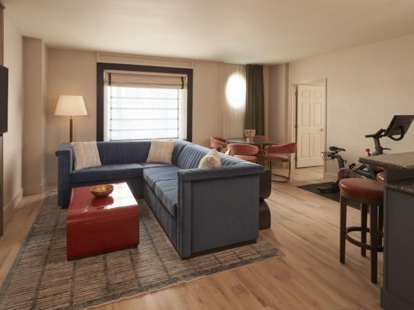 Hotel Vesper, Houston, a Tribute Portfolio Hotel : photo 1 de la chambre suite lit king-size avec canapé-lit