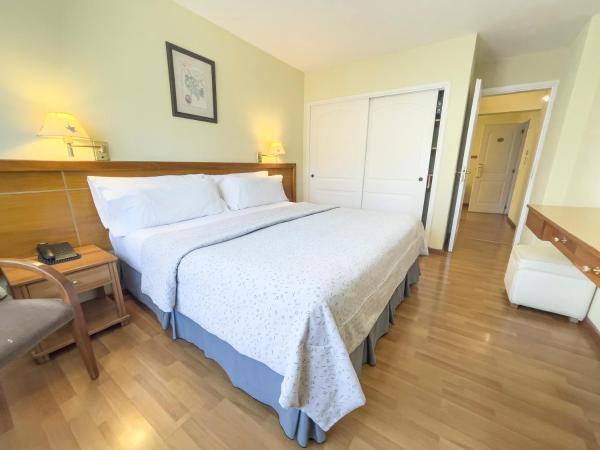 Hotel Nahuel Huapi : photo 2 de la chambre chambre triple