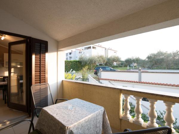 B&B Dujmović : photo 5 de la chambre appartement avec terrasse