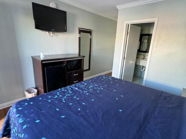 La Cienega Inn Motel : photo 3 de la chambre chambre lit king-size deluxe