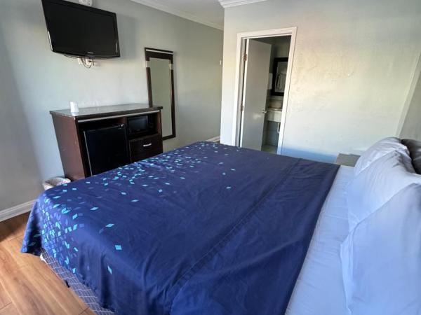 La Cienega Inn Motel : photo 6 de la chambre chambre lit king-size deluxe