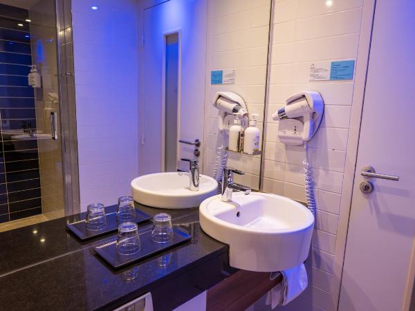 Holiday Inn Express Dijon, an IHG Hotel : photo 2 de la chambre chambre standard lit queen-size