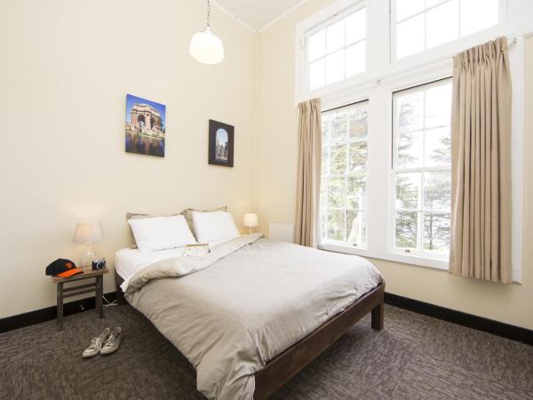 HI San Francisco Fisherman's Wharf Hostel : photo 1 de la chambre chambre lit queen-size privée