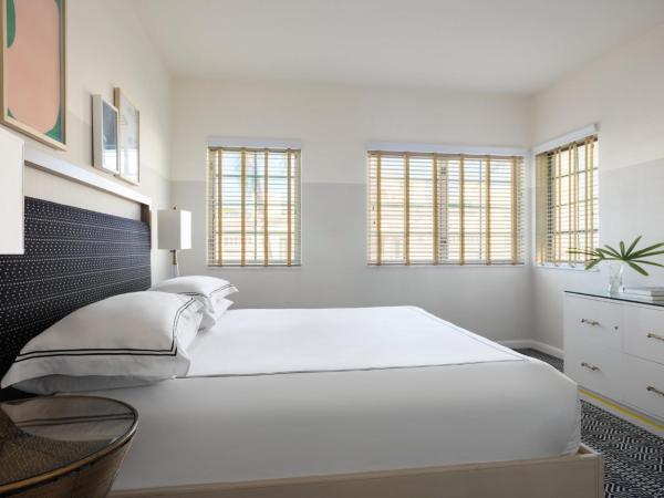 Kimpton Surfcomber Hotel, an IHG Hotel : photo 1 de la chambre chambre king premium avec vue sur ville