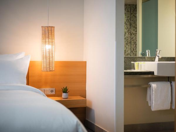 Lindner Hotel Berlin Ku'damm, part of JdV by Hyatt : photo 5 de la chambre chambre lit queen-size