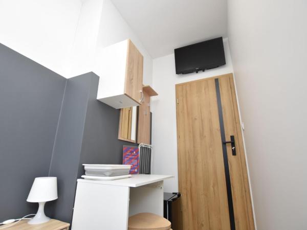 DUKES Hostel - Pokoje prywatne, RYNEK : photo 3 de la chambre chambre double avec salle de bains commune