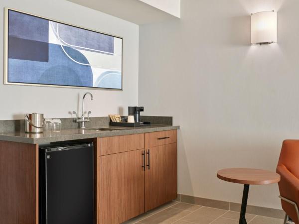 Courtyard by Marriott Los Angeles Westside : photo 3 de la chambre suite 1 chambre 