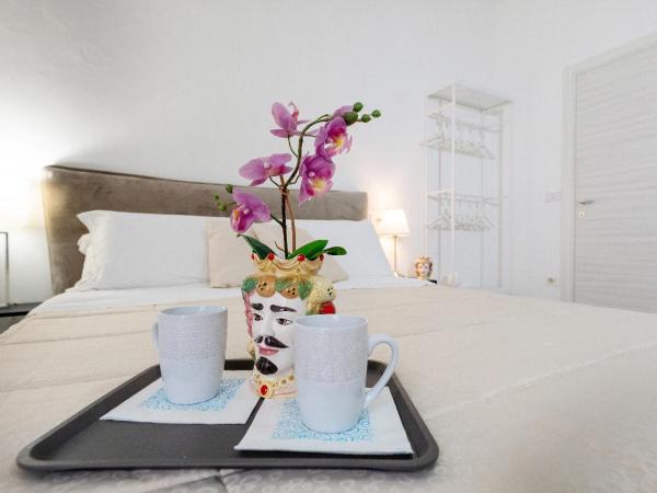 Duomo Luxury Suite Catania : photo 5 de la chambre chambre standard lit queen-size