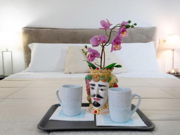 Duomo Luxury Suite Catania : photo 2 de la chambre chambre standard lit queen-size