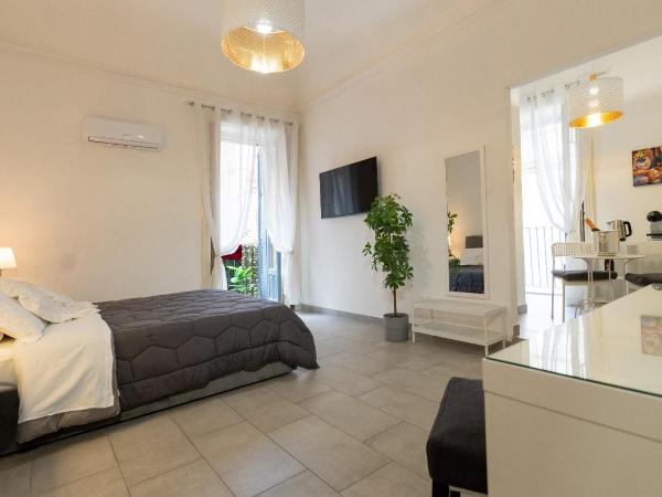 Duomo Luxury Suite Catania : photo 8 de la chambre chambre supérieure lit queen-size