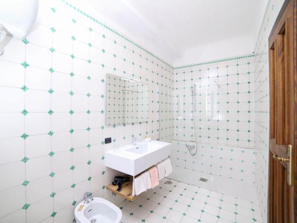 Sweetposeidon : photo 9 de la chambre chambre double ou lits jumeaux