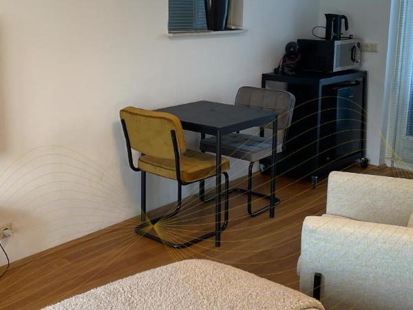 BnB Goldies : photo 3 de la chambre chambre double avec salle de bains privative