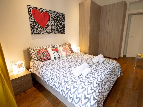tHE Keith Haring Room - Private Bedroom : photo 7 de la chambre chambre double avec salle de bains privative