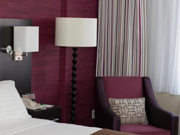 Holiday Inn Toronto International Airport, an IHG Hotel : photo 2 de la chambre chambre standard