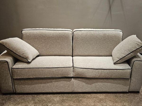 Hotel Apolonia Paris Montmartre; Sure Hotel Collection by Best Western : photo 2 de la chambre chambre lit king-size familiale avec canapé-lit - bâtiment séparé