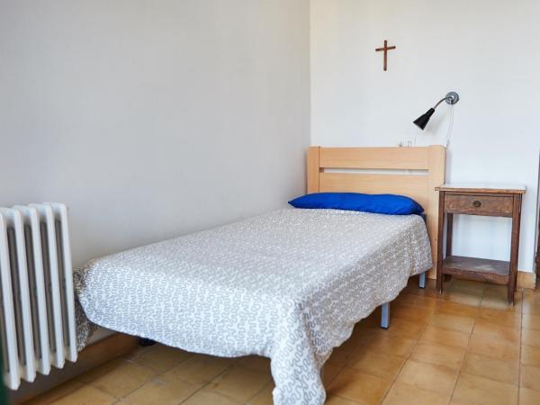 Albergue Seminario Menor : photo 1 de la chambre chambre simple standard avec salle de bains commune