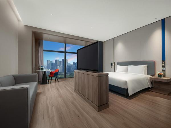Holiday Inn Express Shenzhen Futian Center, an IHG Hotel : photo 2 de la chambre suite lit king-size