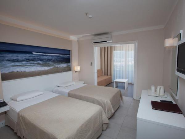 Batıhan Beach Resort & Spa : photo 1 de la chambre chambre familiale supérieure