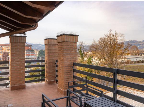 Bes Residence Bergamo Polaresco : photo 2 de la chambre penthouse