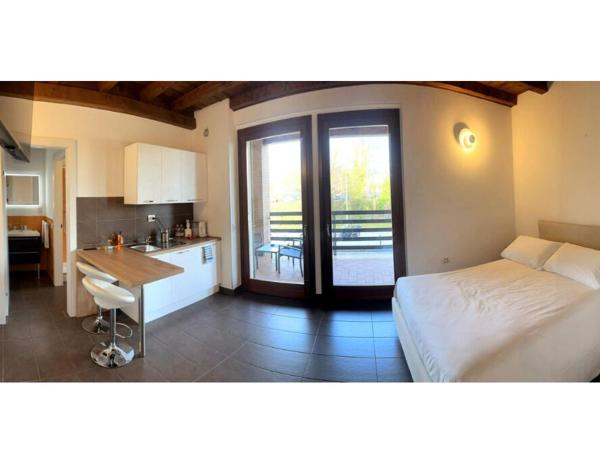 Bes Residence Bergamo Polaresco : photo 1 de la chambre studio lit king-size