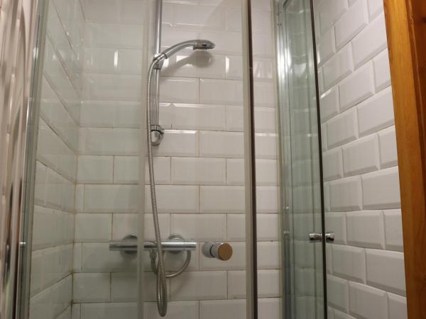 Lower Turks Head : photo 5 de la chambre chambre simple avec salle de bains privative