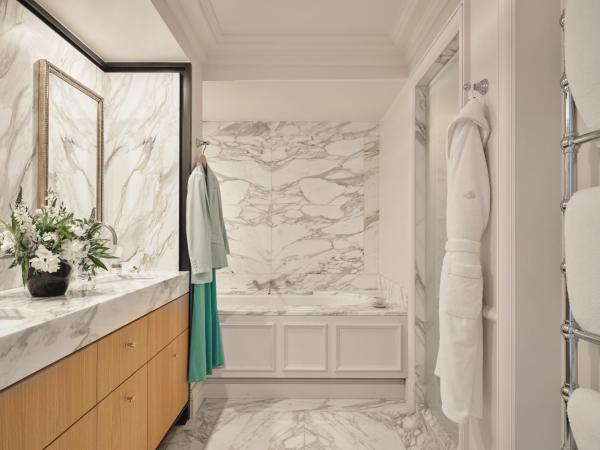 Airelles Château de la Messardière : photo 5 de la chambre suite junior avec piscine privée 