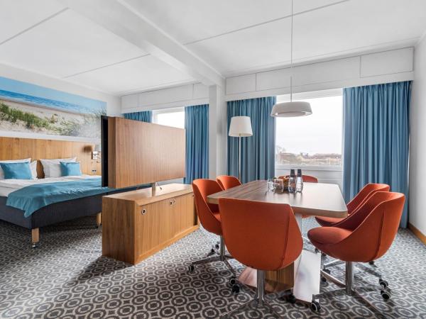 Best Western Plus Park Globetrotter Copenhagen Airport : photo 2 de la chambre suite junior lit king-size