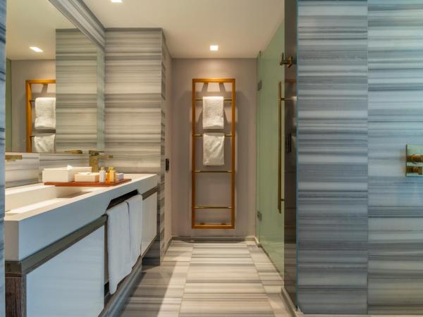 Lifestyle Laghetto Collection : photo 7 de la chambre chambre lit king-size - vue sur montagne