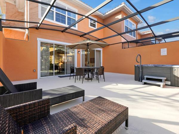 Regal Oaks Resort Vacation Townhomes by IDILIQ - Free Private Hot tub! : photo 5 de la chambre maison 3 chambres avec bain à remous privé