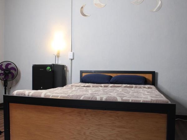 Hostal La Loteria : photo 3 de la chambre chambre double