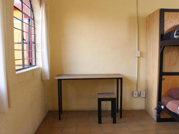 Hostal La Loteria : photo 6 de la chambre lit simple en dortoir