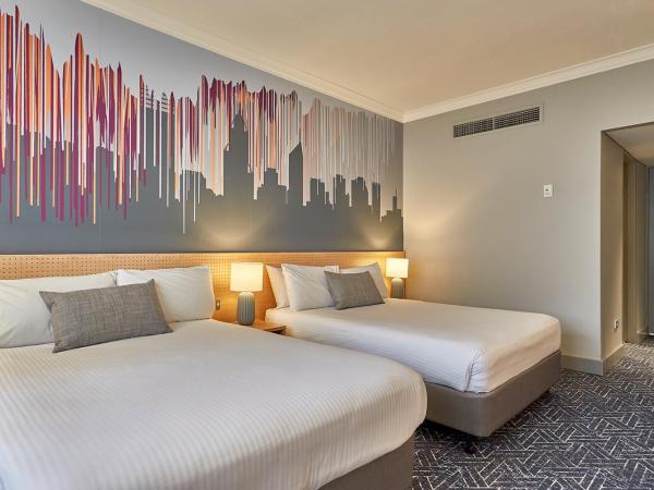 Mercure Perth : photo 7 de la chambre accessible classic room two double beds