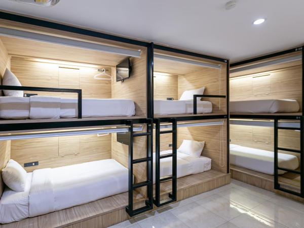The Bedrooms Hostel Pattaya : photo 1 de la chambre lit superposé dans dortoir pour femmes 