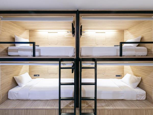 The Bedrooms Hostel Pattaya : photo 2 de la chambre lit superposé dans dortoir pour femmes 
