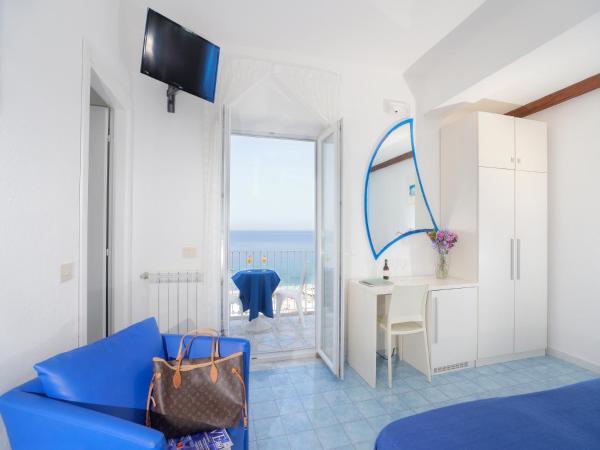 Hotel Imperamare : photo 2 de la chambre chambre double ou lits jumeaux - vue sur mer