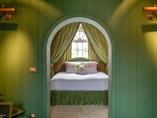 Exclusive Suites The Secret Garden : photo 4 de la chambre suite junior
