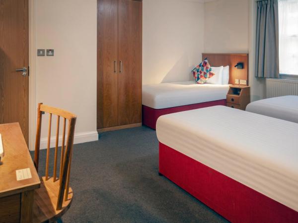 Queensway Hotel, Sure Hotel Collection by Best Western : photo 3 de la chambre chambre standard avec trois lits simples