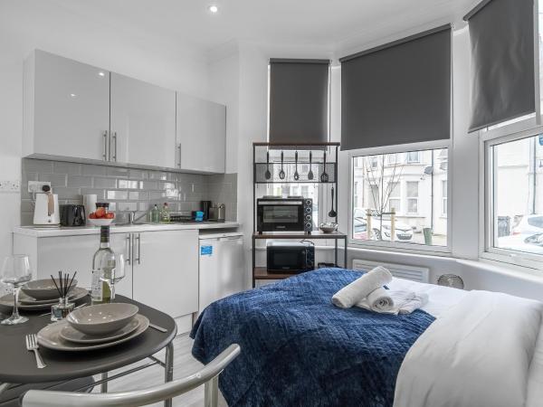 Modern Studio Rooms in Zone 2 London : photo 2 de la chambre chambre double