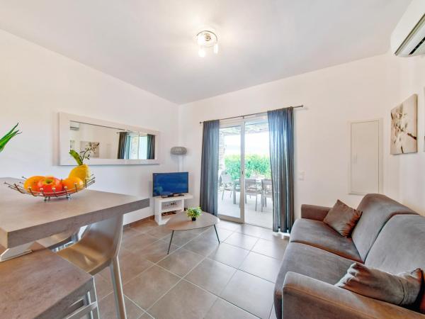 Résidence Pierre & Vacances Premium Les Villas de Porto-Vecchio : photo 7 de la chambre appartement 2 chambres avec climatisation et terrasse (6 adultes)