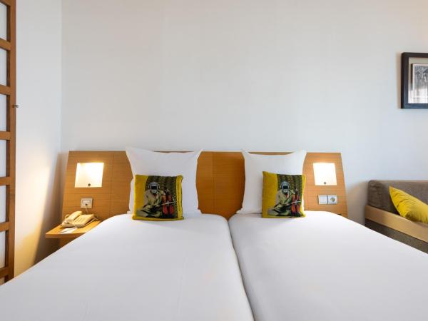 Novotel Casablanca City Center : photo 2 de la chambre chambre standard - 2 lits simples et canapé 