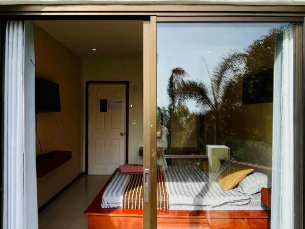 Sojourn 6 bedroom villa near Full Moon Beach : photo 4 de la chambre chambre quadruple Économique avec salle de bains commune