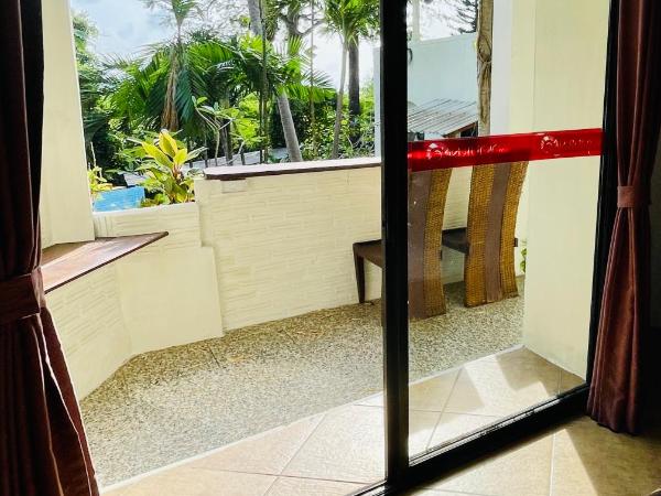 Sojourn 7 bedroom #villa #Full Moon#haadrin : photo 9 de la chambre chambre quadruple Économique avec salle de bains commune