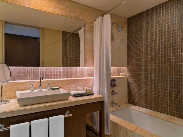 The Westin Santa Fe, Mexico City : photo 2 de la chambre chambre avec 2 lits doubles - vue sur ville