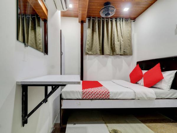 OYO Hotel Memsaab Family Residency : photo 1 de la chambre chambre triple classique