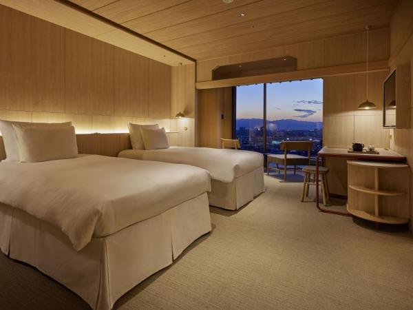 Hilltop Resort Fukuoka : photo 2 de la chambre superior 4 beds (new knows old)