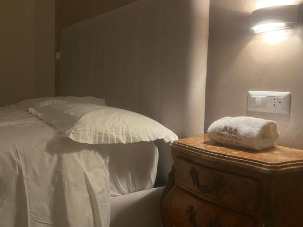 Beb donna carmela : photo 1 de la chambre chambre double avec salle de bains privative