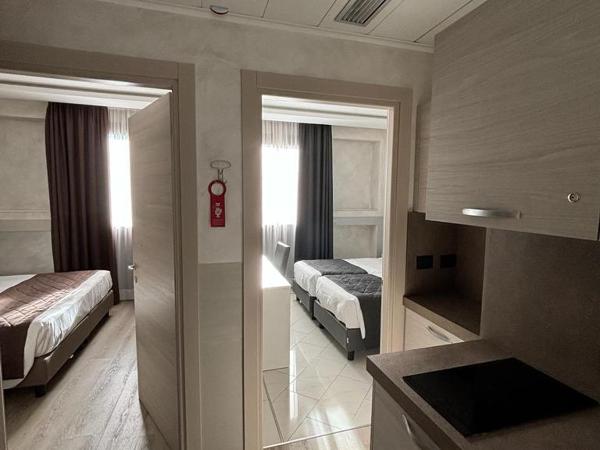 Hotel Plaza : photo 4 de la chambre chambre triple