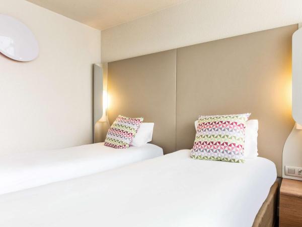 Campanile Annecy - Cran Gevrier : photo 1 de la chambre chambre lits jumeaux