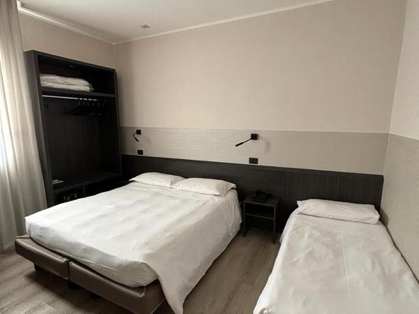 Hotel Plaza : photo 1 de la chambre chambre triple